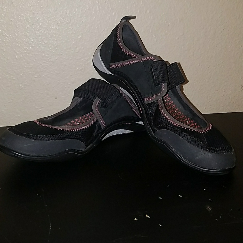 Sperry Top-Sider black w/pink stitching